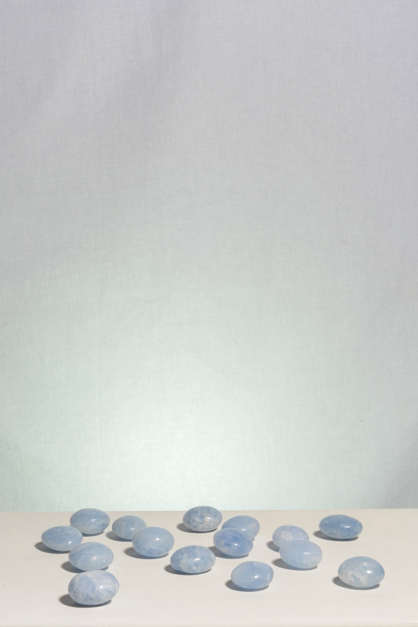 Blauer Calcit Trommelstein