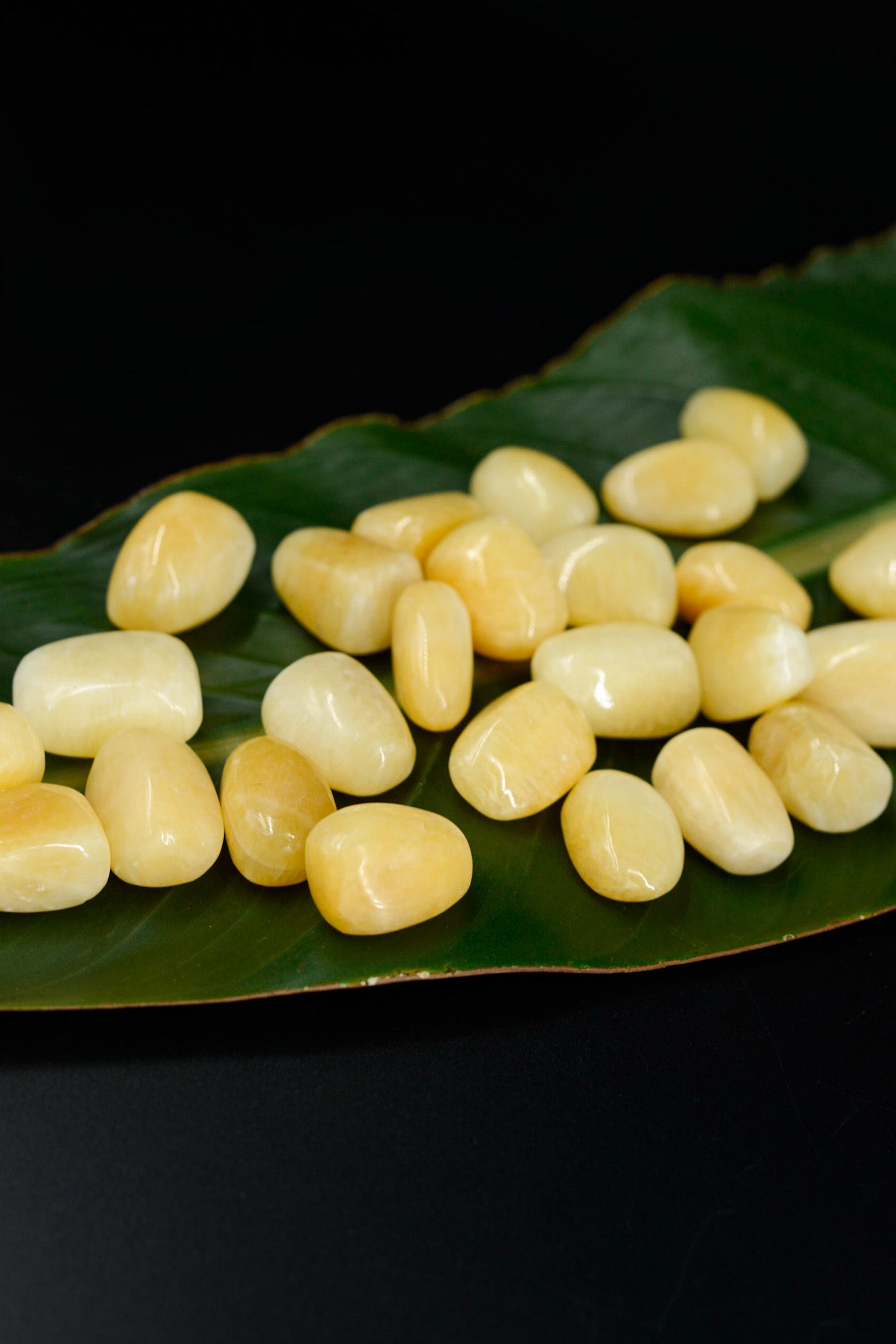 Gelber Calcit Trommelstein